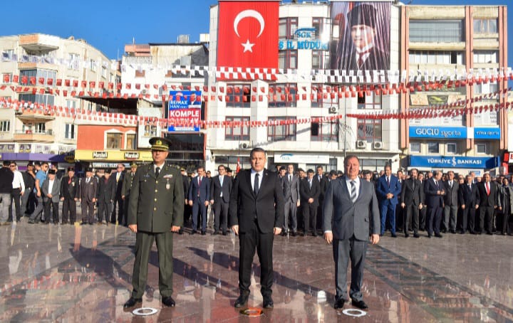 Cumhuriyetimizin Banisi Gazi Mustafa Kemal Atatürk, Ebediyete İrtihalinin 85. Yıl Dönümünde Törenle Anıldı