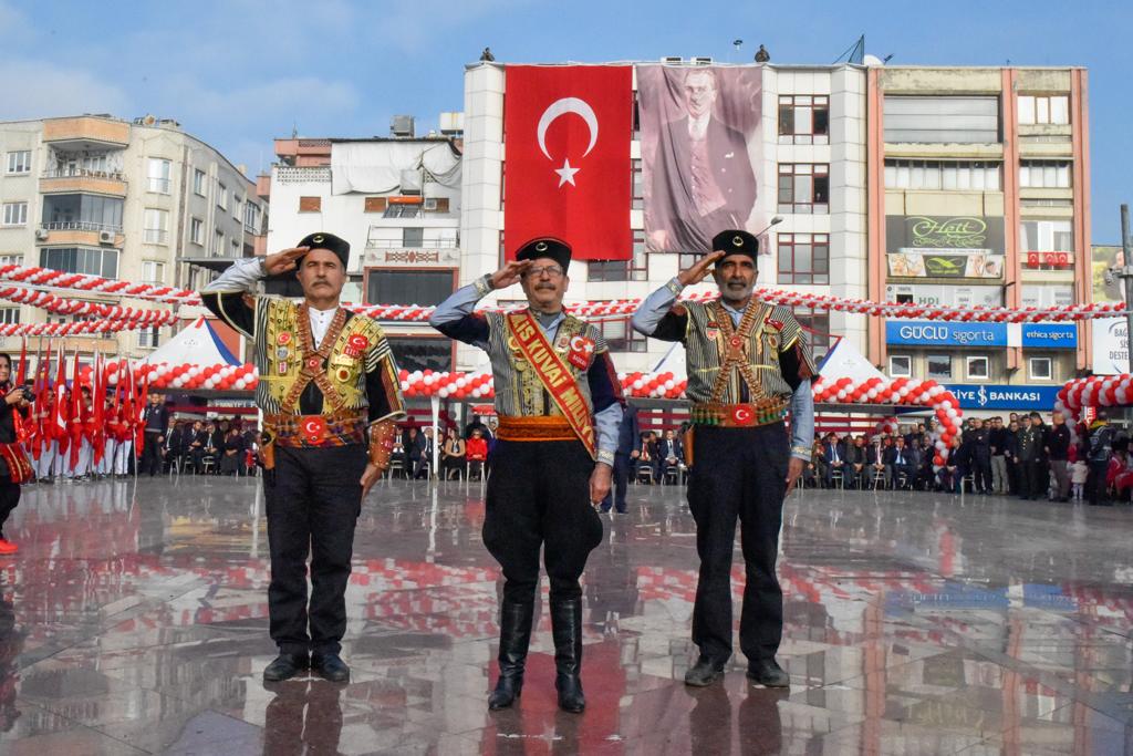 KİLİS’İN DÜŞMAN İŞGALİNDEN KURTULUŞUNUN 101. YIL DÖNÜMÜ COŞKUYLA KUTLANDI